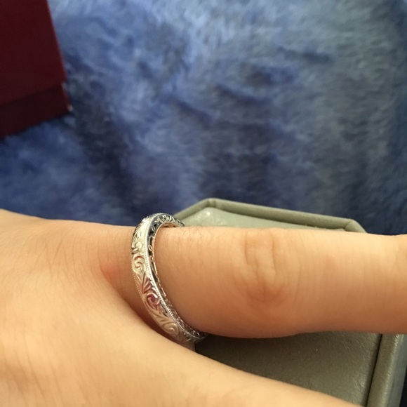 14k White Gold Filigree Ring. - Picture 3 of 8